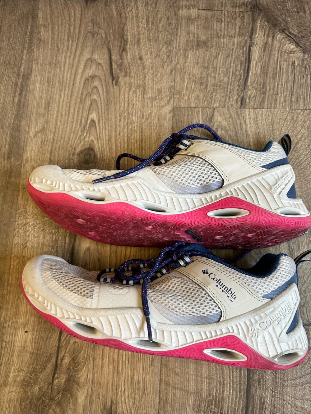 Columbia White Mesh Sneakers with Blue and Pink Details - Picture 5 of 9